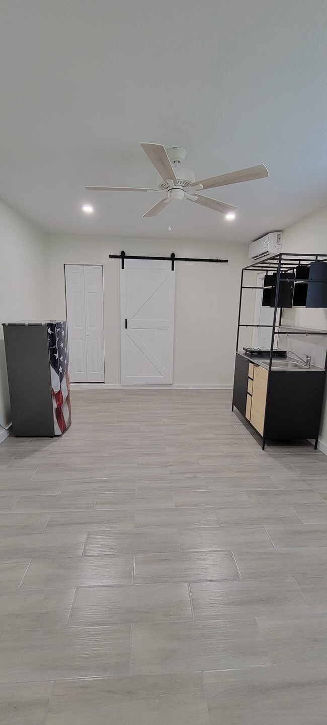 Building Photo - 600 SW 70th Ave Rental