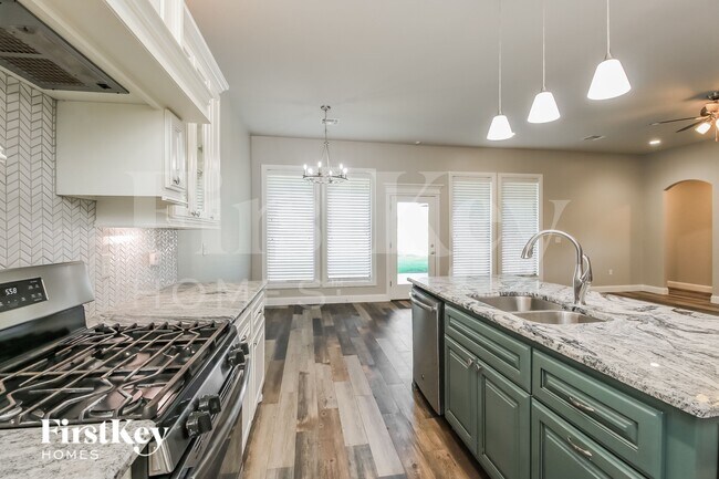 Photo - 13904 Hutchinson Pl