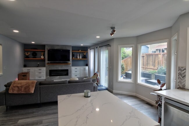 Photo - 940 223rd Pl NE