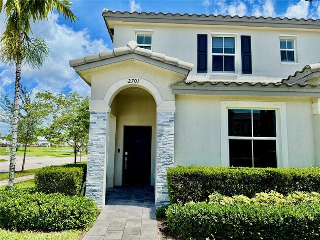 Building Photo - 2701 SE 15th St