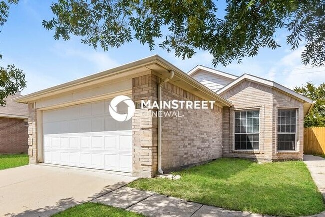 Building Photo - 3 Bedroom Pet-Friendly Home in Crowley, TX with Main Street Renewal