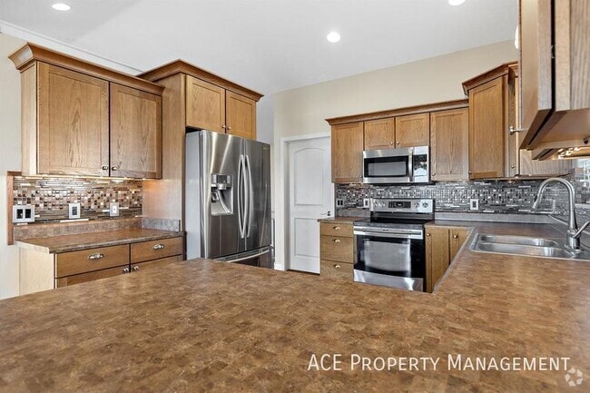 Building Photo - 4904 Misty Woods Lane Rental