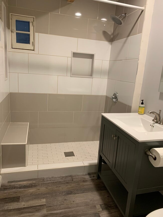 Photo - 5907 Craner Ave House