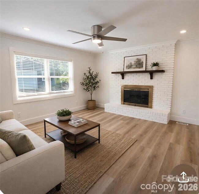 Photo - 421 Kingfield Dr SW