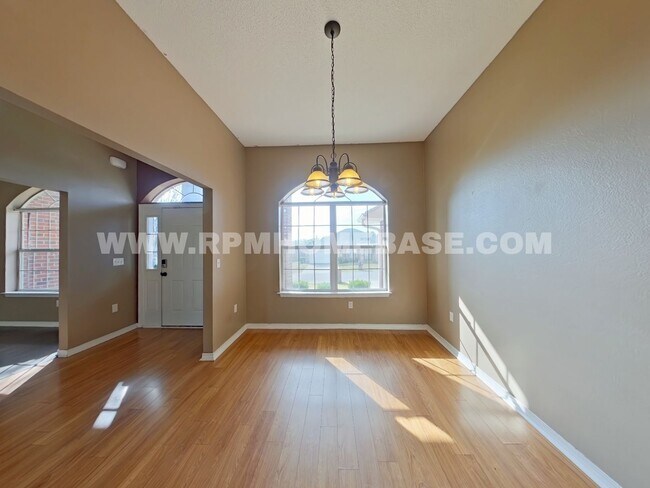 Photo - Spacious 4-Bedroom Home in South Crestview – Perfect Location Near Bases