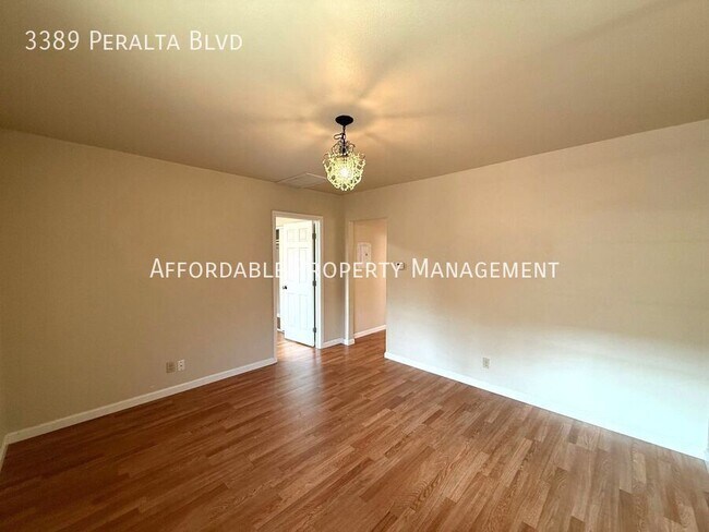 Photo - 3389 Peralta Blvd