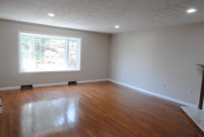 Photo - 25 Cadogan Way