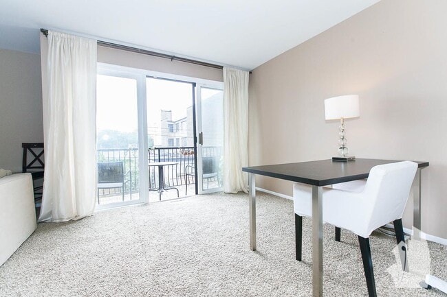 Photo - 3 bedroom in Chicago IL 60610 Condo Unit 311