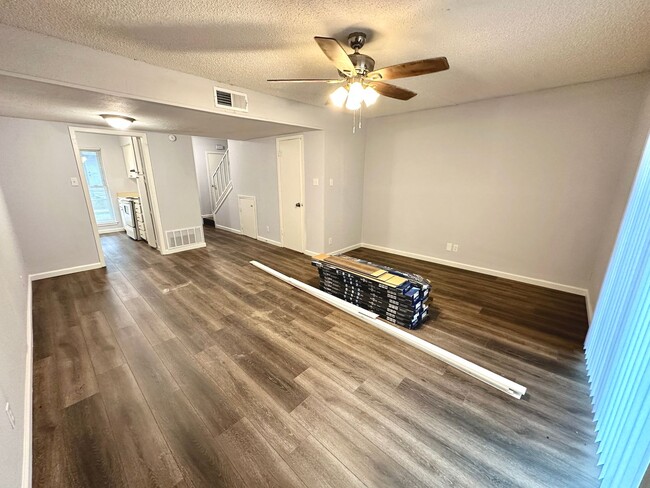Photo - 3822 Southway Dr Unit 102