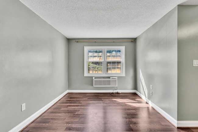 Photo - UTILITIES INCLUDED! 2 Bedroom Condo Near Huntington Station