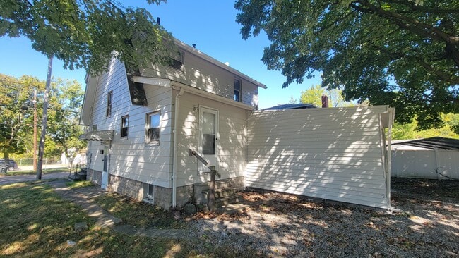 Photo - 1573 East Ave