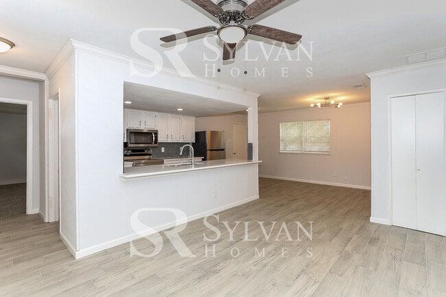 Photo - Lease today! No extra charge for contentment and relaxation!