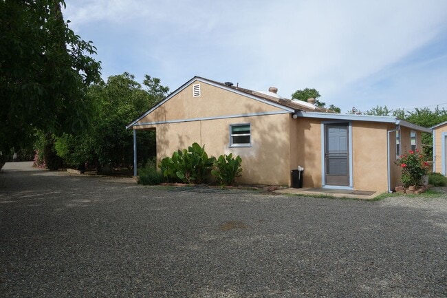 Photo - Cute Country Living!