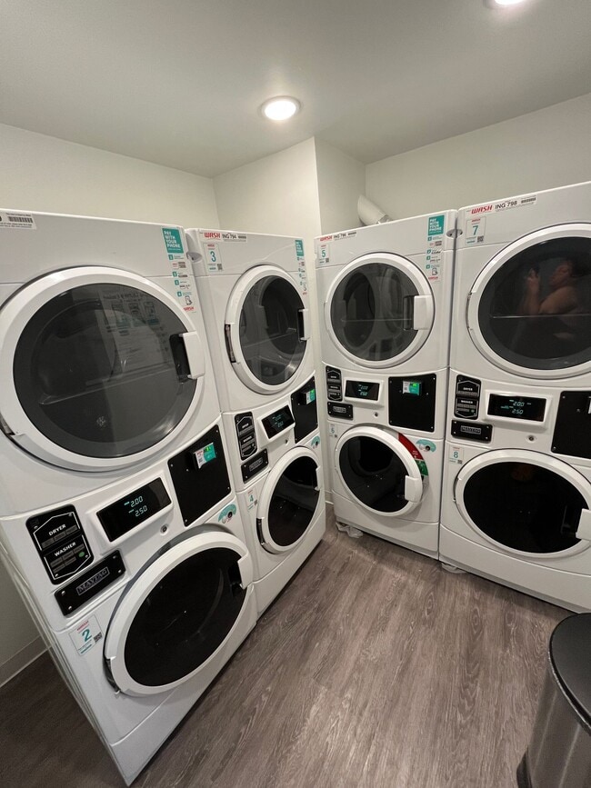 Photo - 747 Gayley Ave