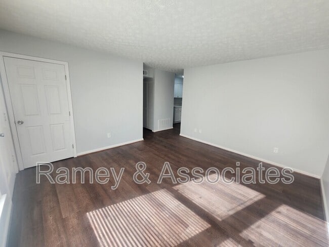 Photo - 5703 Chestnutwood Way