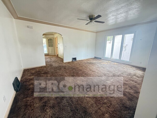 Photo - 1365 Scott Pl Unit 1365