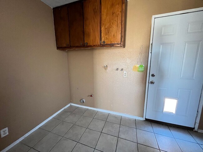 Photo - 419 W Wilson Ave Unit A