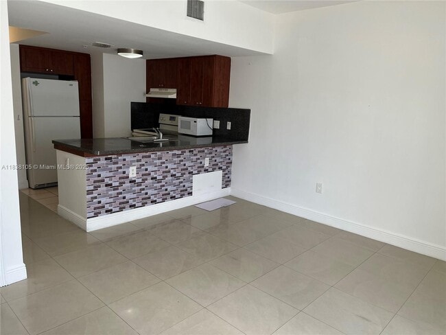 Photo - 1020 SW 4th St Apartment Unit 107
