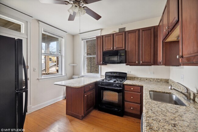 Photo - 1444 W Berwyn Ave Unit 1