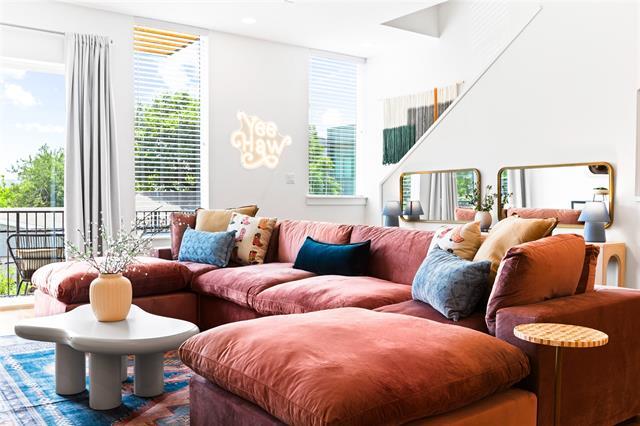 Photo - 1906 Annex Ave