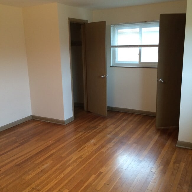 Photo - 1883 Kentwell Rd