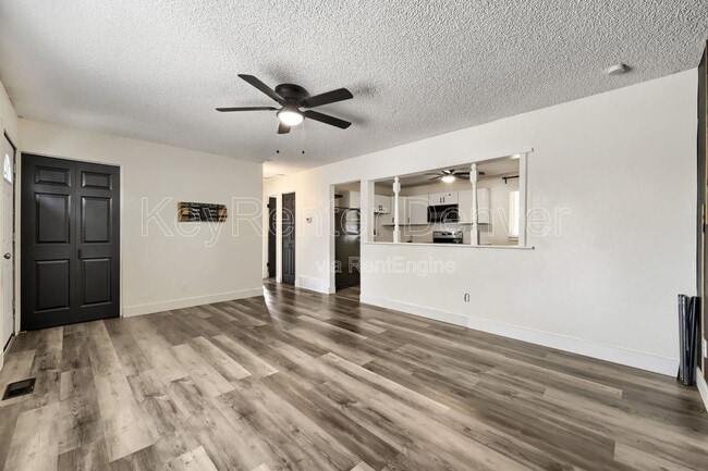 Photo - 5543 Atchison St