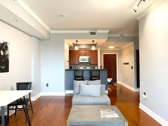 Photo - 300 W 5th St Unit 546