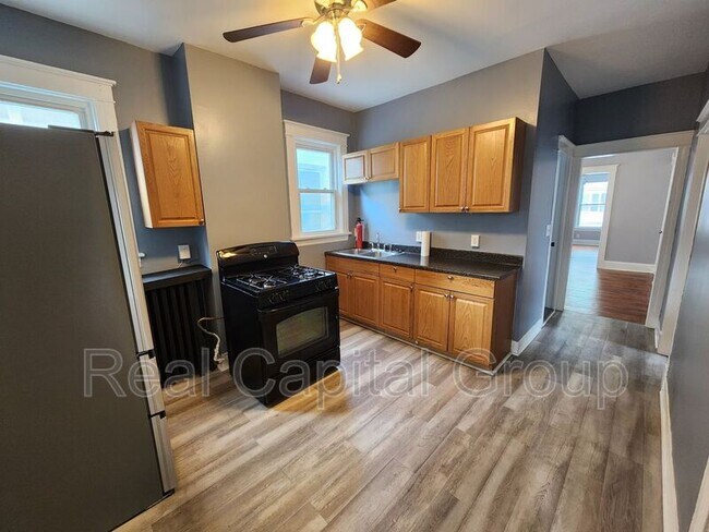 Photo - 37 Hurlbut St Unit Lot 40