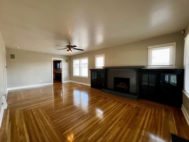 Photo - 604 S 12th Ave