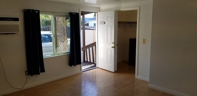 Photo - 428 Poplar Ave Unit 428 B