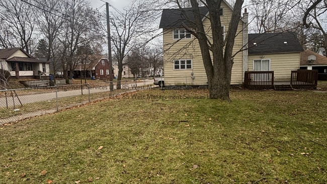 Photo - 1022 3rd St NW