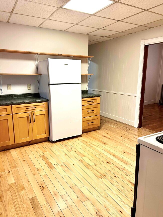 Kitchen - 583 Washington Ave Unit 2