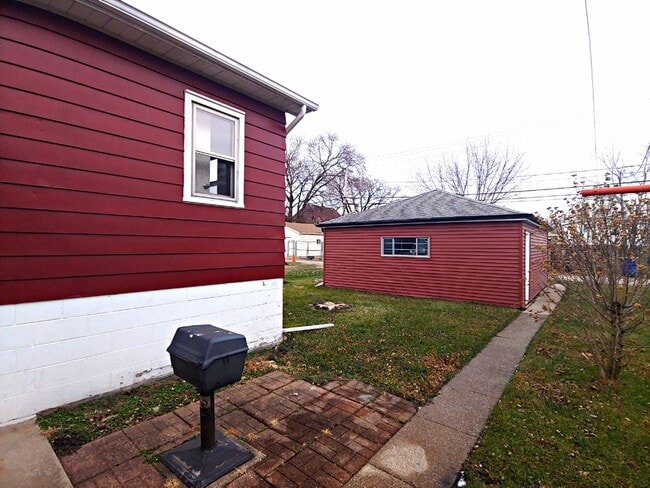 Photo - 2 Bedroom House Available NOW in Burnham I...