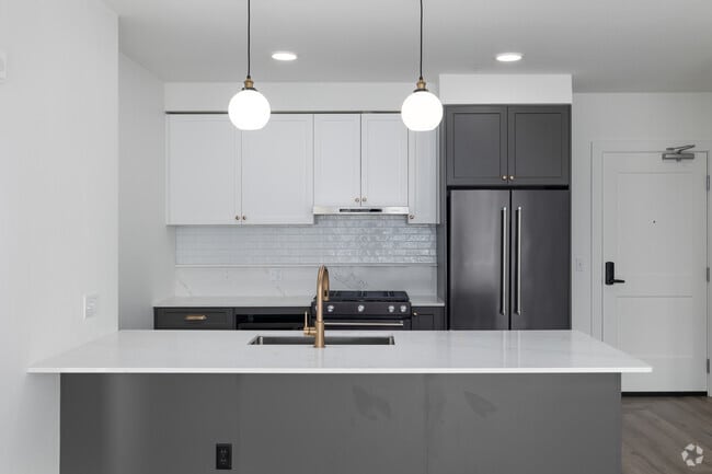 2BR, 2BA - 966-1.181SF - Mercato Grove