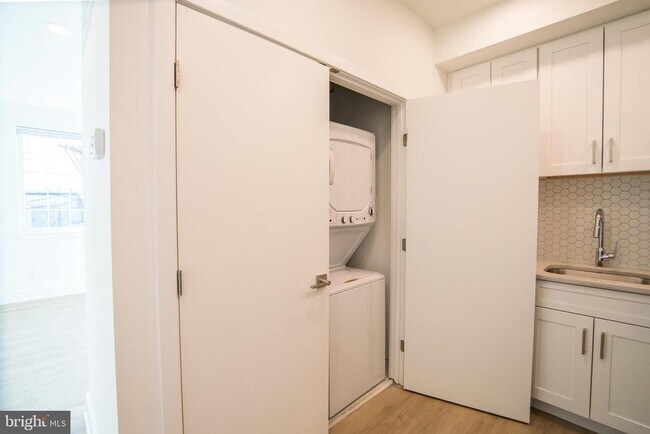 Photo - 1324 Frankford Ave Unit 408