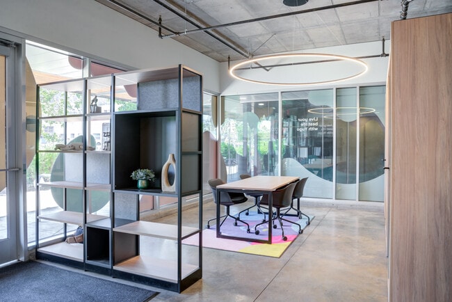 Photo - Yugo Eugene Courtside