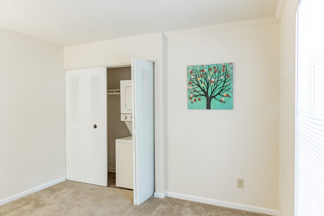Windmill Way Apartments