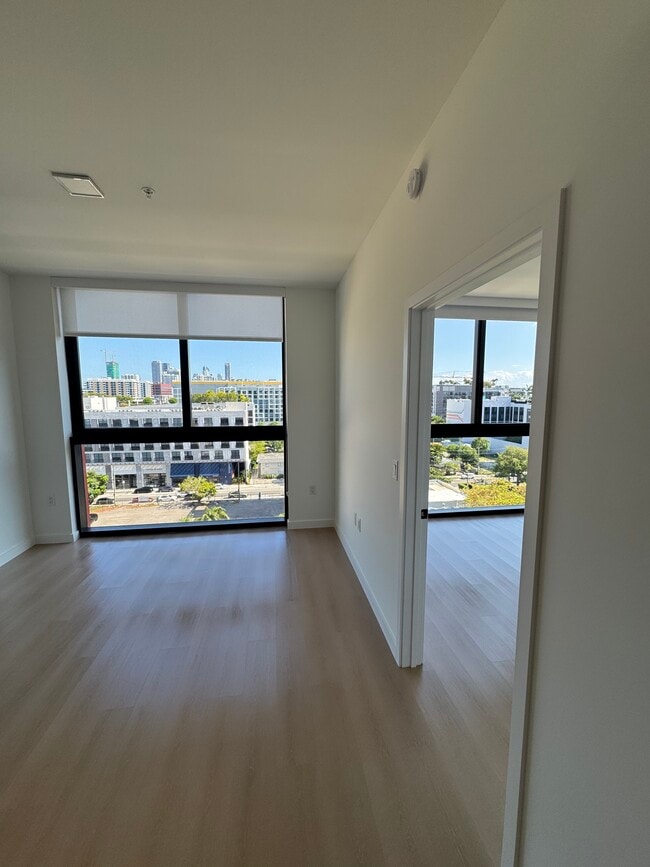 Building Photo - 52 NW 32nd St Unit A1
