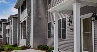 Photo - 92 N Main St Unidad A327