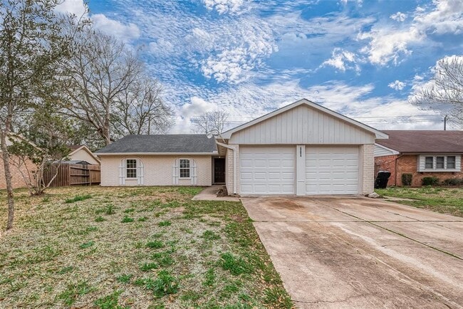 Photo - 1615 Millbury Dr House