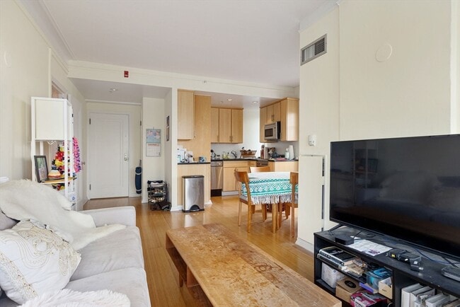 Photo - 20 Chapel St Unit B1005