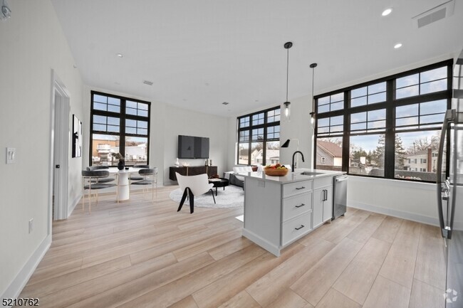 Building Photo - 1 Union Ave Unit 207 Rental