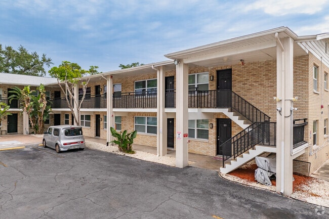 600 Wildwood Way Clearwater, FL