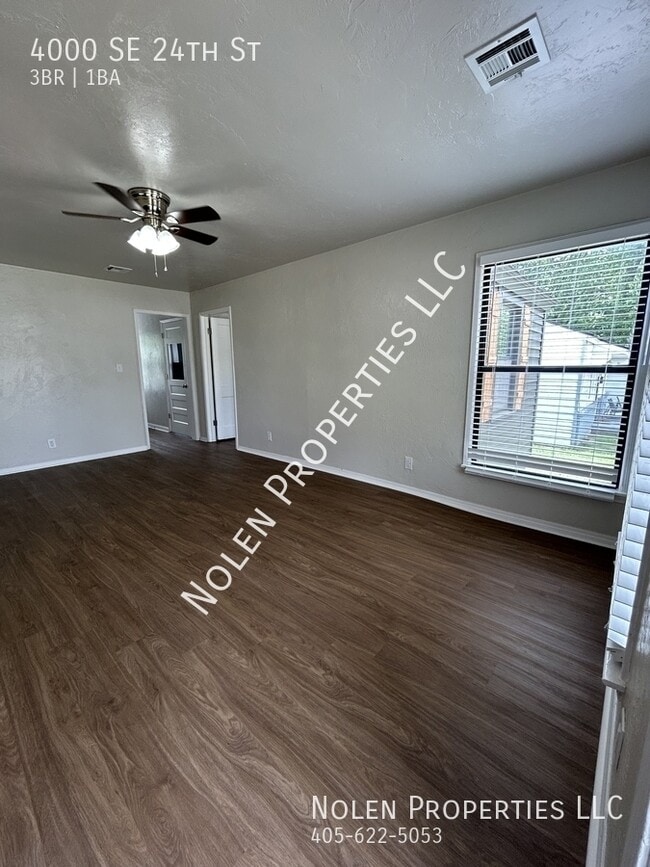 Photo - 4000 SE 24th St