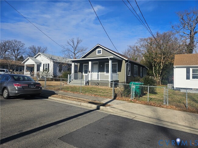 Photo - 2126 Nelson St