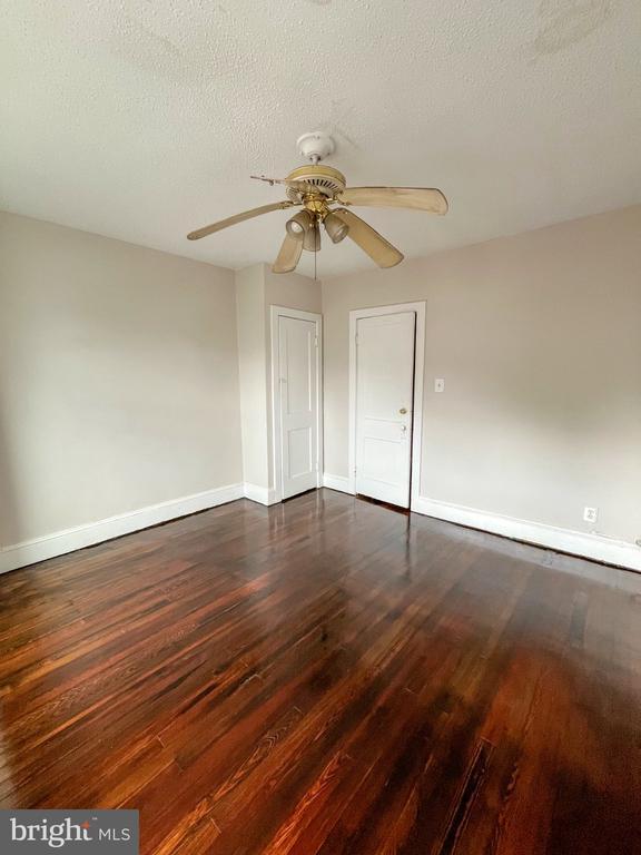 221 Woodlawn Ave