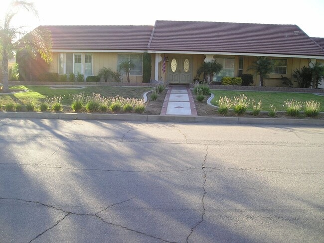 NORTH RIALTO COMING SOON! - NORTH RIALTO COMING SOON! House