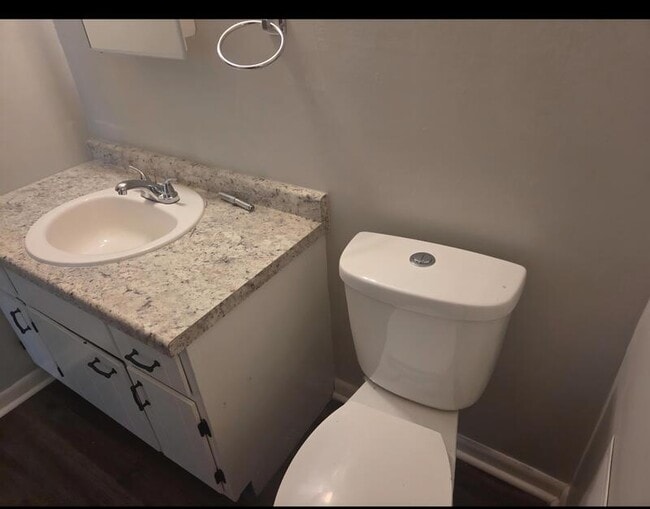 Photo - 628 Wooddale Terrace Unit Apt 2006