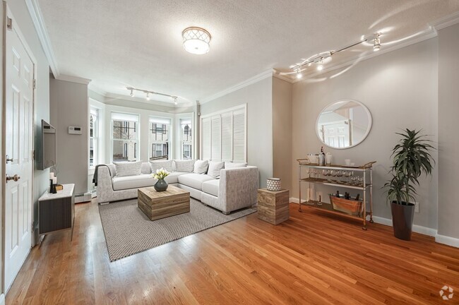 Building Photo - 159 W 7th St Unit 1 Rental