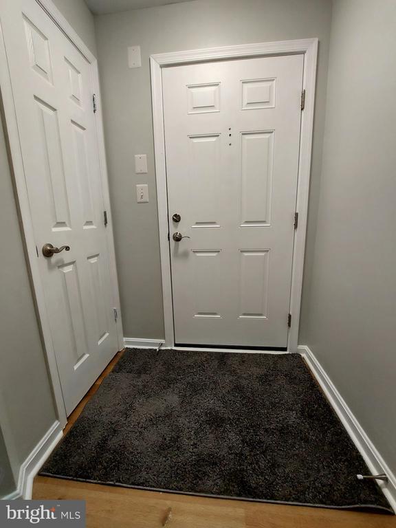 Building Photo - 21228 McFadden Square Unit 411